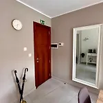 Dome Penthouse 아파트 모스타