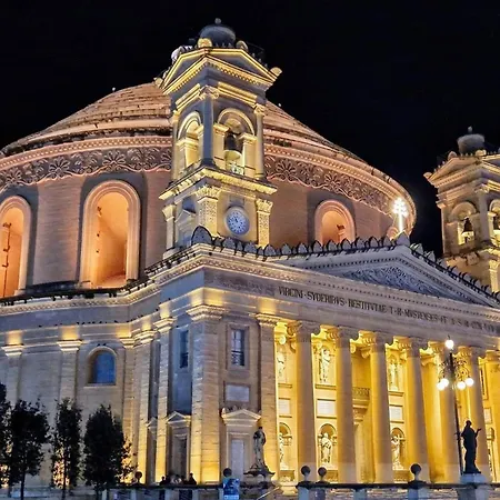 Dome Penthouse Apartment *